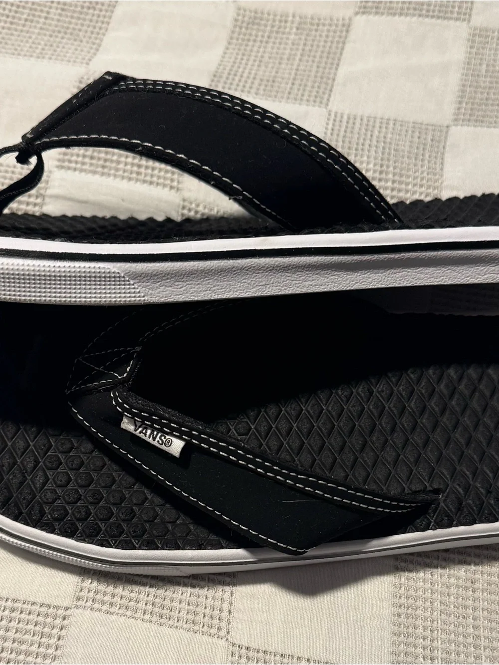 Vans Men’s Black & White Flip-Flop Sandals